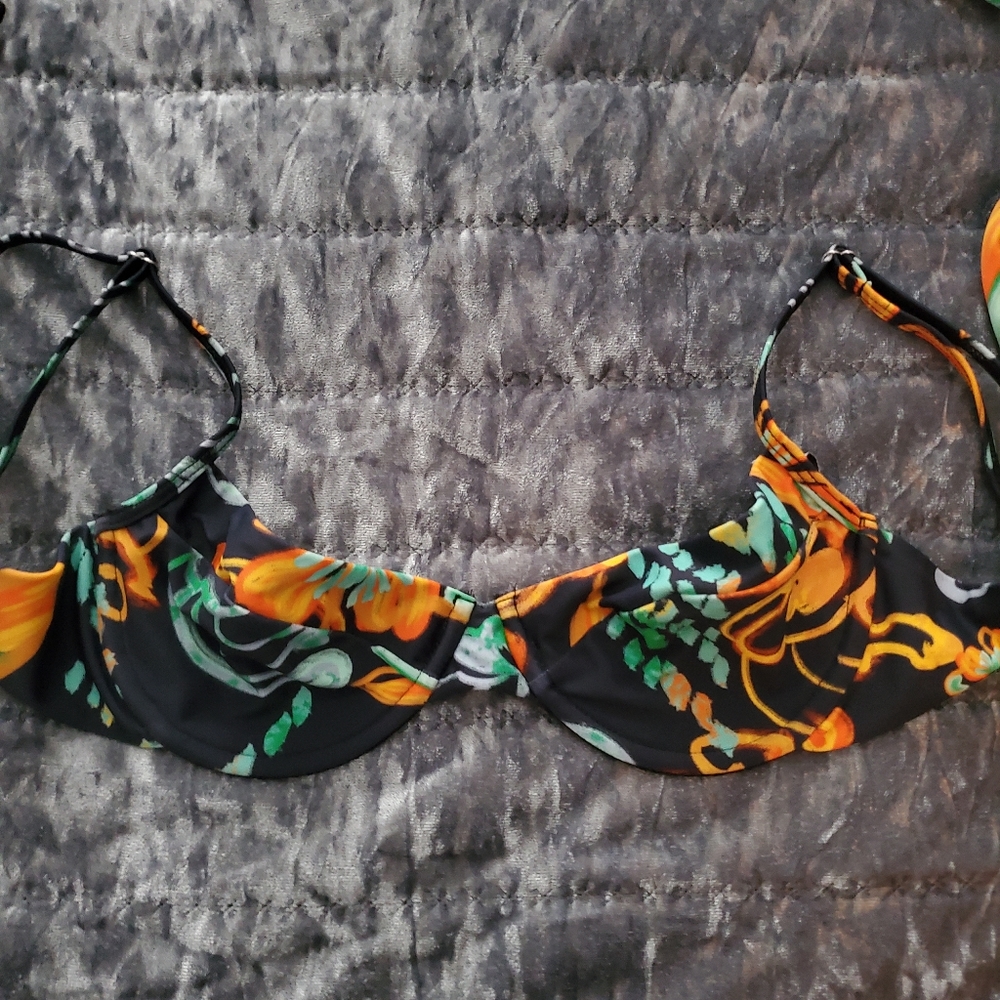 New bikini top 👙